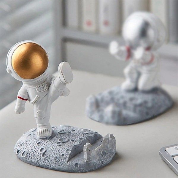 Mobile Holder Astronaut Phone Stand Planet Creative 3D Design